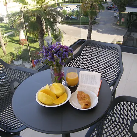 我之爱公寓 公寓 *
